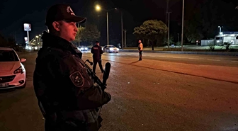 Bolu'da D-100'de polis denetiminde sürücülere GBT sorgusu ve ceza uygulandı