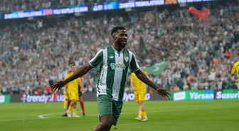 Bursaspor, Batman Petrolspor'u 2-1 yendi; Iheanacho 8 maçta 11 gole ulaştı