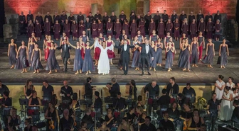 Carmina Burana, Aspendos Antik Tiyatrosu'nda yaklaşık 250 kişilik kadroyla sahnelendi