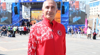 Erciyes'te 6 kulvarlı atletizm pistine tartan dökümü başladı, 10-15 günde bitecek