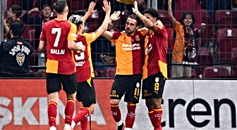 Galatasaray, Trabzonspor deplasmanında 4-0 yenilerek bu sezon ligde ilk kez kaybetti