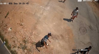 Kepez Belediyesinin fotokapanına 4 kişi sopalarla saldırdı, cihaz kaydetti