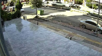 Malatya'da karşı şeride geçen minibüsün yol açtığı kazada motokurye hafif yaralandı