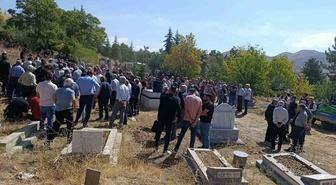 Malatya Doğanşehir'de kazada ölen 23 yaşındaki sağlık çalışanı toprağa verildi