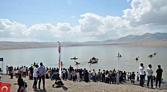 Muş Bulanık'taki Gölpark'ta su sporları ve plaj oyunları şenliği ilk kez yapıldı