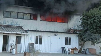 Tekirdağ Muratlı'da geri dönüşüm tesisinde yangın çıktı, müdahale sürüyor