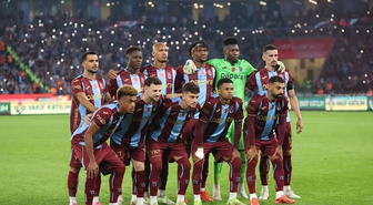 Trabzonspor, Salah'ın 3 golüyle Galatasaray'ı 4-0 yenerek tarihi galibiyetini tekrarladı