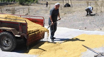 Yozgat'ta Uğurlu çifti, 1985'ten bu yana geleneksel yöntemlerle bulgur üretiyor
