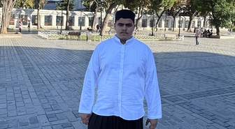 18 yaşındaki imam hatipli gencin İstanbul'dan otostopla umre yolculuğu