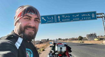 4 kişi başladığı motosikletli umre yolculuğunu Bafra Adliyesi memuru tek bitirdi