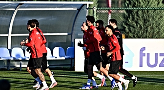 A Milli Futbol Takımı, 25 Eylül'deki Fransa maçı öncesi Riva'da idman yaptı