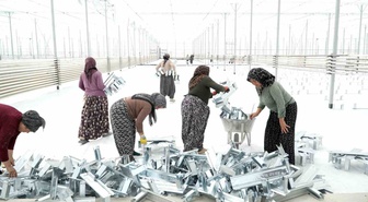 Afyonkarahisar Çobanlar'da kadınlar jeotermal serayı kendi elleriyle inşa ediyor