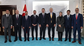 AK Parti Genel Başkan Yardımcısı Yavuz, Ağrı'daki ilk ziyaretini Vali Bozkurt'a yaptı