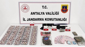 Antalya'da jandarma Kepez ve Döşemealtı'da 6 kilo 850 gram skunk ele geçirdi