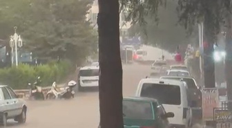 Antalya Elmalı'da sağanak cadde ve sokaklarda su taşkınına neden oldu