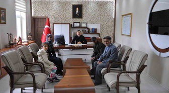 Arpaçay'da askerlik yapamayan Fatih Demir'e Jandarma temsili yemin töreni düzenledi