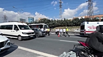 Basın Ekspres'te servis minibüsü, karşıya geçen 60 yaşlarındaki kadını ağır yaraladı