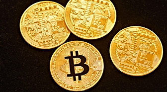 Bitcoin 10 ay sonra önemli eşiği aştı