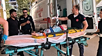 Bursa İnegöl'de 2 yaşındaki çocuk 3'üncü kattan betona düşüp ağır yaralandı