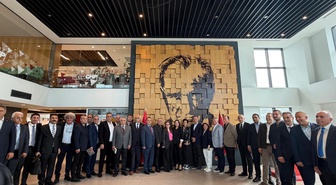 CHP İstanbul İl Başkanı Tekin, ilçe ve kolların başkanlarıyla buluştu