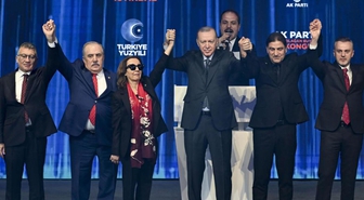 Çok sayıda milletvekili ve belediye başkanı AK Parti'ye geçmek için gün sayıyor