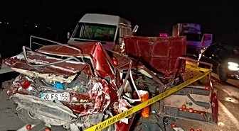 Denizli Acıpayam'da otomobil kamyonete arkadan çarptı, 1 kişi öldü, 2 kişi yaralandı