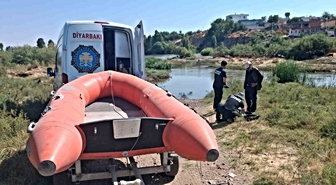 Diyarbakır Sur'da 3 gün mahsur kalan 52 keçi ve oğlak itfaiye ekiplerince kurtarıldı