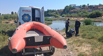 Diyarbakır Sur'da Dicle'de mahsur kalan 54 keçi ve oğlağı itfaiye kurtardı