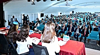 Eskişehir'de Cengiz Dağcı Okumaları Vali Yılmaz'ın katılımıyla başladı