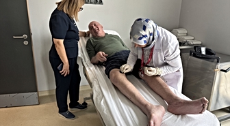 İstanbul'daki bakım merkezinde Alzheimer ve demans hastaları atölyelerle hayata tutunuyor