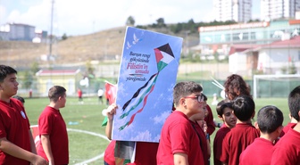 Kastamonu'da ilkokul öğrencileri, Gazzeli çocuklar için uçurtma uçurdu