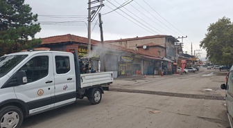 Kırıkkale Belediyesi ekipleri kent genelinde vektörle mücadele için ilaçlama yapıyor