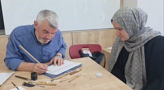 Kütahya'da Hüsn-i Hat kursunda geçen yıldan kayıtlı yaklaşık 50 kursiyer bulunuyor
