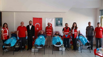 Mersin Emniyet Müdürlüğünde kan bağışı kampanyası düzenlendi, Müdür Aktaş kan verdi