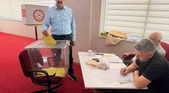 Orhan Öztürk, Adıyaman Veteriner Hekimleri Odası başkanlığına yeniden seçildi