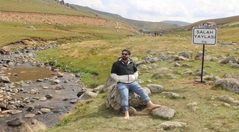 Salah'ın oturduğu taş fotoğraf noktası oldu! Tabela bile astılar
