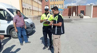 Sandıklı'da 17 okul servis minibüsü denetlendi, 157 kişi sorgulandı