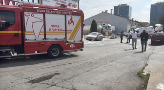 Sivas Gültepe'de LPG dönüşümü yapan iş yerindeki yangında 4 kişi yaralandı
