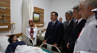Adalet Bakan Yardımcısı Tuncay, 11 yaralının olduğu Manisa Turgutlu'da inceleme yaptı