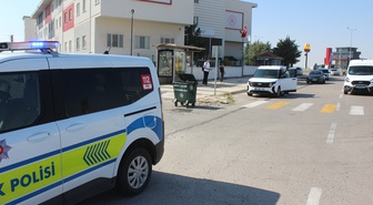 Yurt önündeki durakta 2 el ateş! Aksaray'da halk otobüsü şoförü kalp krizi geçirdi, durumu ağır