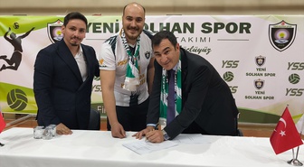 Bingöl Solhan'da Kaymakam Ayaz, Yeni Solhan Spor'un imza töreninde başarılar diledi