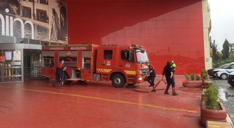 Çanakkale'de 17 Burda AVM'deki teknolojik eşya mağazasında yangın hasara yol açtı