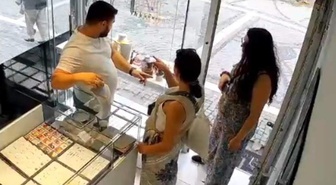 Türkiye'de soygun yapıp ülkelerine döndüler! İki kadının hırsızlık anı kamerada