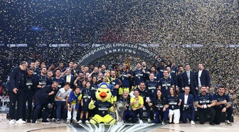 Fenerbahçe, Beşiktaş'ı 72-59 yenip Cumhurbaşkanlığı Kupası'nı 9. kez kazandı