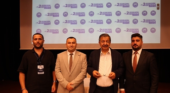 Hayati İnanç, Vezirköprü Kitap Günleri'nde okurlarıyla söyleşti ve kitap imzaladı