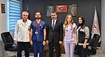 Doğdukları hastanede doktor oldular! Biri laborant babasıyla, diğeri güvenlik görevlisi annesiyle aynı çatı altında
