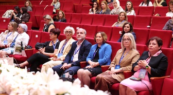 Niğde Ömer Halisdemir Üniversitesi'nde doğum sonu bakım kongresine 402 kişi katıldı