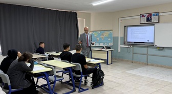 Pehlivanköy Kaymakamı esnafı, Vize İlçe Milli Eğitim Müdürü okulları ziyaret etti