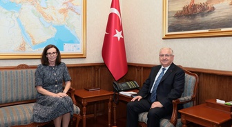 Savunma Bakanı Güler, Birleşik Krallık Büyükelçisi Anderson ile basına kapalı görüştü