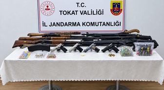 Tokat Erbaa'da 15 adrese eş zamanlı operasyonda 15 şüpheli gözaltına alındı